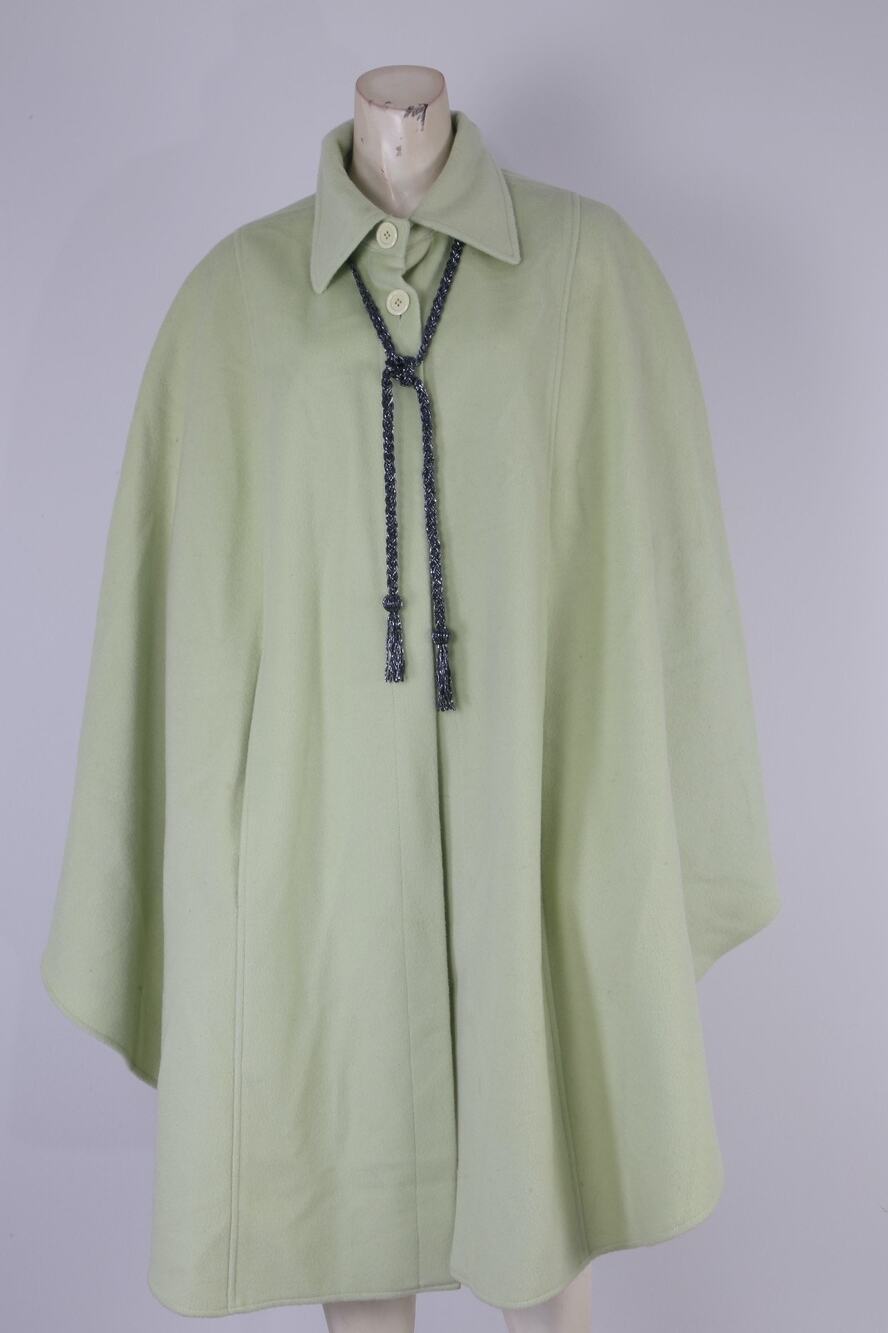 Vintage Pistachio Green Wool Cape Poncho Coat Collared Tassel Accent One Size